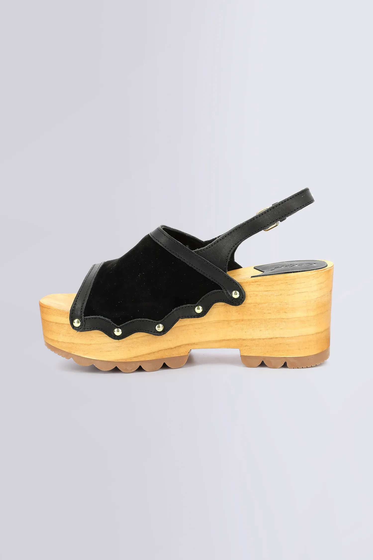 Kick Wedge Wood - Sandales noires pour femme - Kickers © Site Officiel